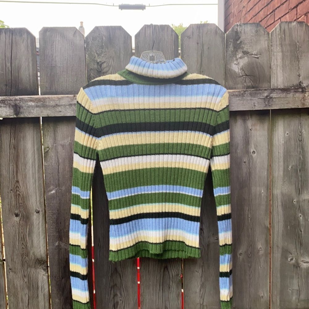 Striped sweater sz. M